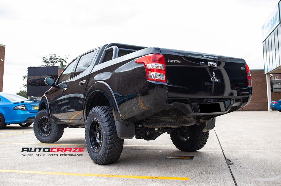 MITSUBISHI TRITON BULLY XD SATIN BLACK
